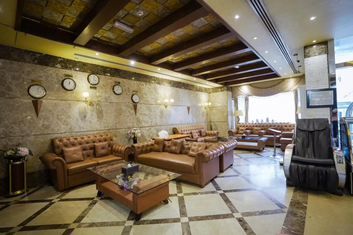 Crystal Plaza Hotel Main image